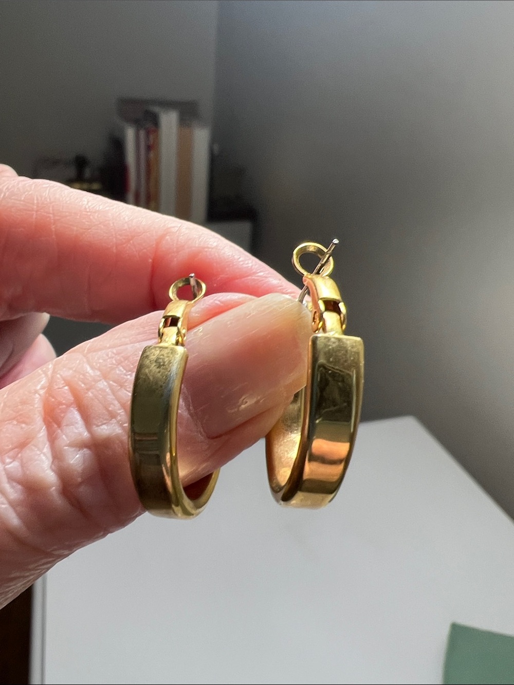 Timeless Golden Hoop Earrings - Classic Small Hoops - Vintage - Picture 12 of 12